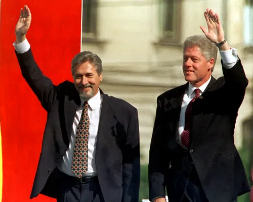 RETROSPECTIVĂ MEDIAFAX 35. 1997 – Bill Clinton vine la București și este lansat Parteneriatul Strategic România-SUA