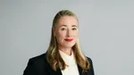 Consiliul de Supraveghere al OMV Petrom ar putea fi prezidat în premieră de o femeie și care nu e nici etnic austriac sau neamț. Emma Delaney, noua șefă a OMV, îl conduce acum interimar