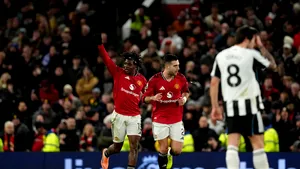 Manchester United, victorie la limită cu Newcastle. Primul gol în Premier League pentru Patrick Dorgu