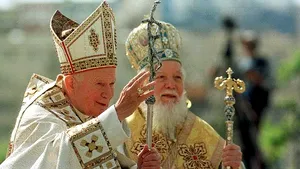 Duminică, 9 mai 1999 / 13:45:00 - Papa Ioan Paul al II-lea în România