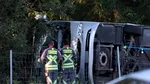 Autocar plin cu turiști, răsturnat pe o autostradă din Germania: doi morți și zeci de răniți