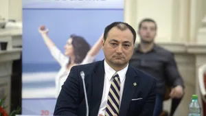 Cine este Mirel Palada, sociolog şi fost purtător de cuvânt al Guvernului Ponta, un excentric în limbaj, care “executa electric” jurnaliştii critici şi-i omora “prin blocare”
