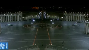 Pentru prima oară slujbele de Paşte se ţin în biserici pustii 