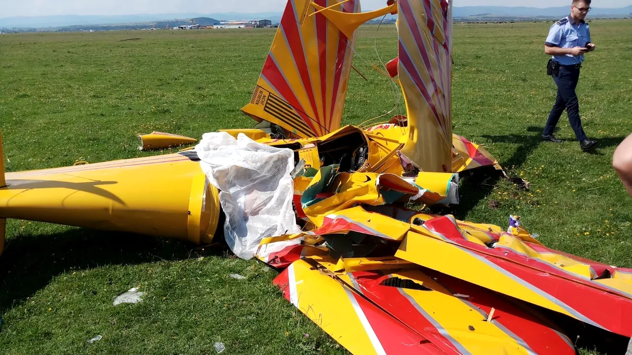 Pilotul rănit grav în accidentul aviatic din Suceava se află în continuare în comă