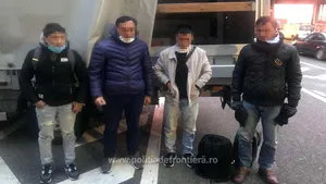 VIDEO | Un şofer polonez, prins când încerca să scoată ilegal din ţară patru vietnamezi