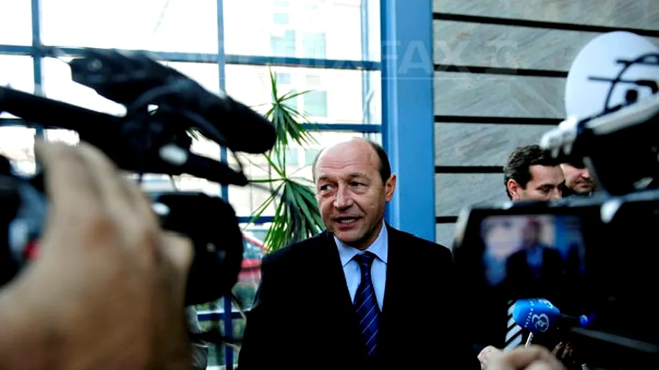 Băsescu: Afirmaţia despre medici a stârnit furtună printre ziarişti, chiar comandanţi de crucişătoare