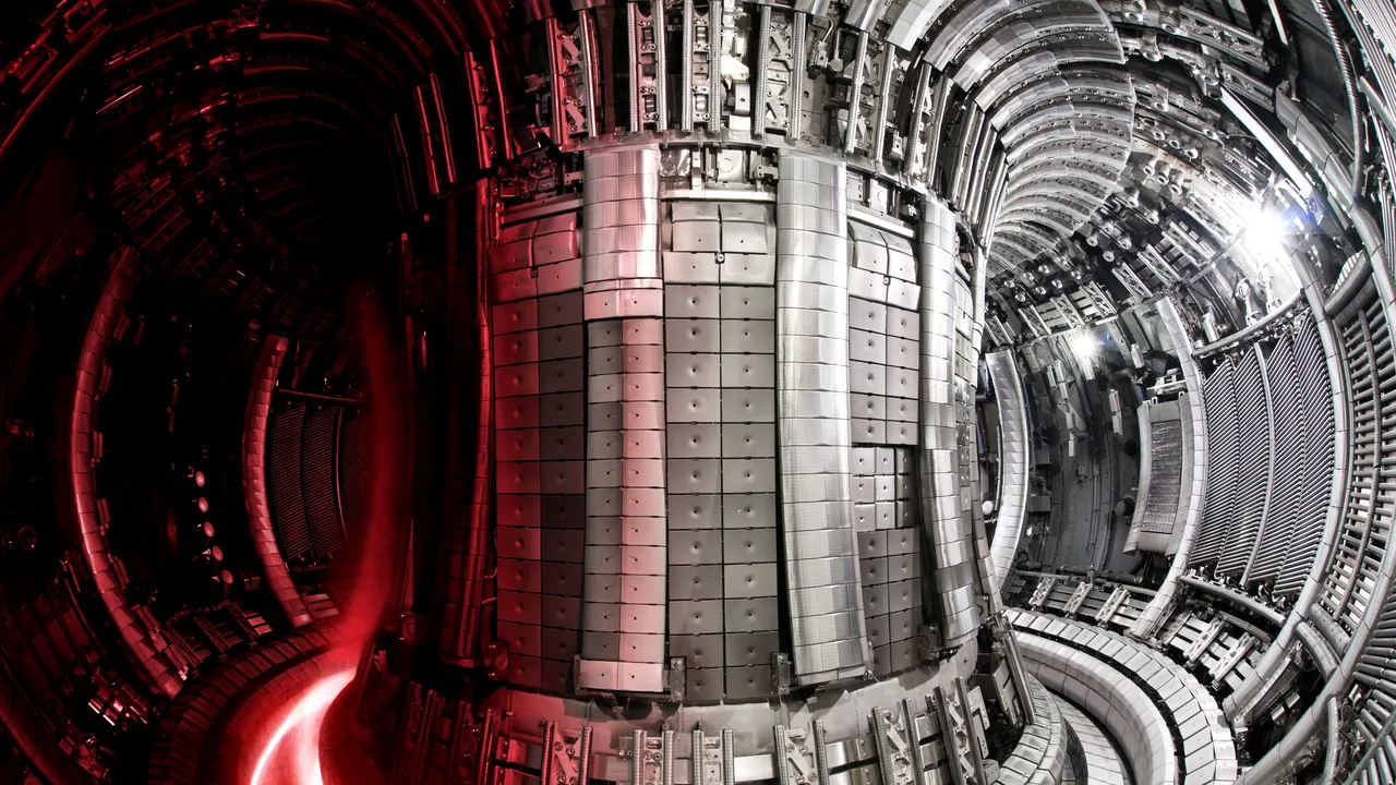 Un „pas uriaş” pentru fuziunea nucleară. Suntem mai aproape de o posibilă energie „verde” ce se bazează pe reproducerea miezului stelelor