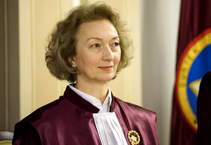 Simina Tănăsescu este noul președinte al CCR. Este prima femeie care conduce instituția