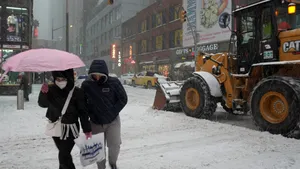 Furtuna puternică din SUA lasă sute de mii de oameni fără energie electrică. Zeci de mii de zboruri au fost anulate