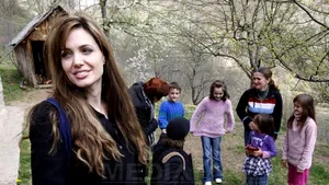 Victimele violurilor din timpul războiului bosniac îi cer Angelinei Jolie să nu le expună poveştile