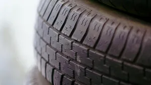 (P) Cum să găseşti cele mai bune anvelope pentru maşina ta
