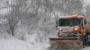 Lista DRUMURILOR ÎNCHISE în ţară din cauza zăpezii. Ce rute trebuie evitate