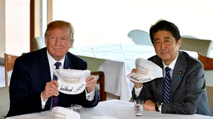 Donald Trump îşi doreşte să îmbunătăţească relaţiile economice dintre SUA şi Japonia