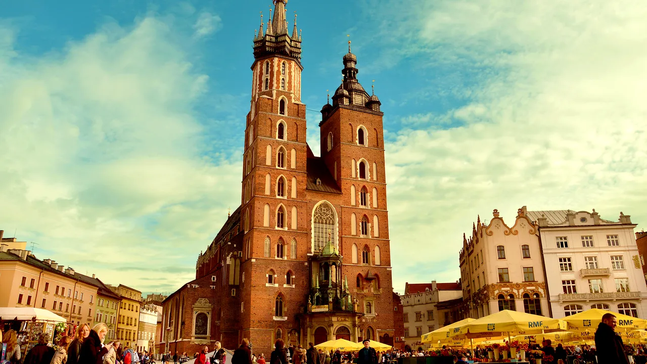 Cracovia, al doilea oraş ca mărime din Polonia, se confruntă cu o problemă majoră: turiştii beţi