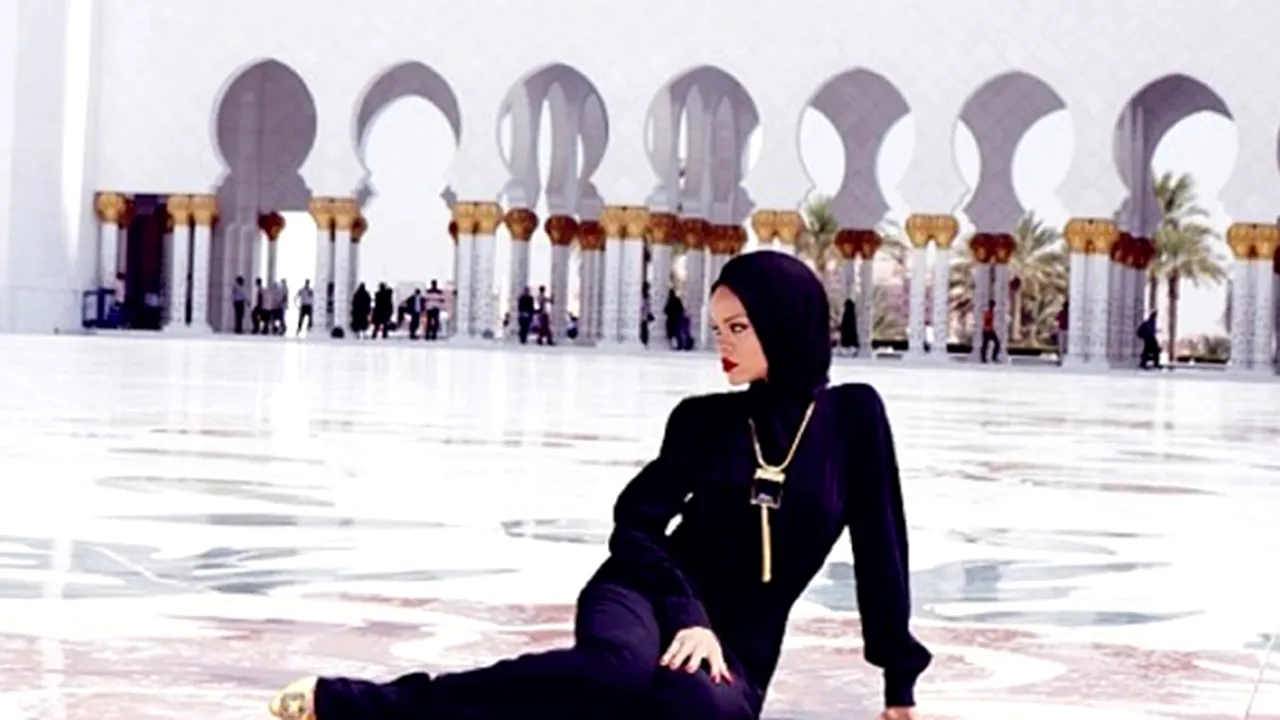 Rihanna, rugată să părăsească moscheea din Abu Dhabi după o ŞEDINŢĂ FOTO 