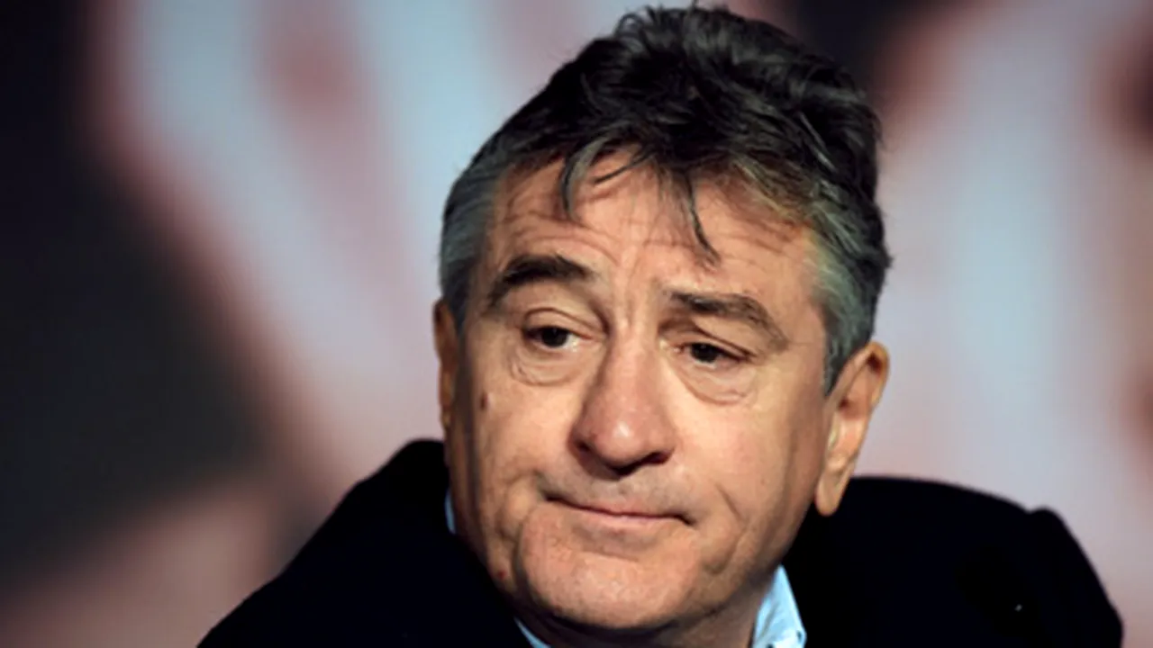 Robert de Niro crede că nu are ţinută de star hollywoodian