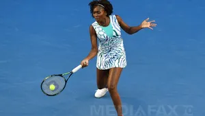 Venus Williams a învins-o pe Agnieszka Radwanska şi s-a calificat în sferturi la Australian Open