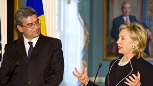 Baconschi, secretarului de Stat american: Dragă Hillary, facem cu modestie istorie, astăzi