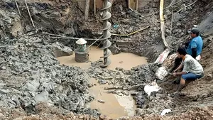 Misiune de salvare în Vietnam: un copil a căzut în urmă cu două zile într-un puţ adânc şi îngust