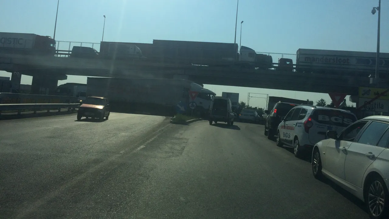 Protest al transportatorilor pe Şoseaua de Centură a Capitalei. Reprezentant FORT: Avem 800 de colegi, dar vin în continuare şi alţii - FOTO, VIDEO
