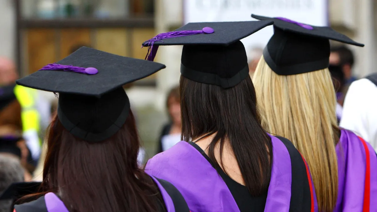 Noi reguli pentru studenţii internaţionali din Marea Britanie. Cât timp vor putea rămâne pe teritoriul britanic după finalizarea studiilor