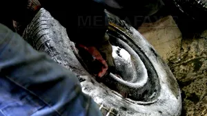 Un bărbat a murit, altul este grav rănit în urma unei explozii produse la o vulcanizare din Piteşti