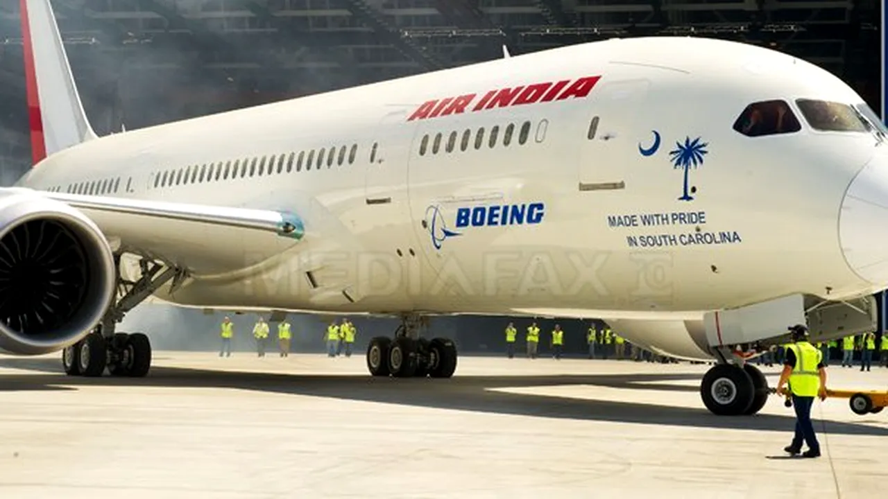 Alertă pe Otopeni: Un avion cu 320 de pasageri a aterizat de urgenţă