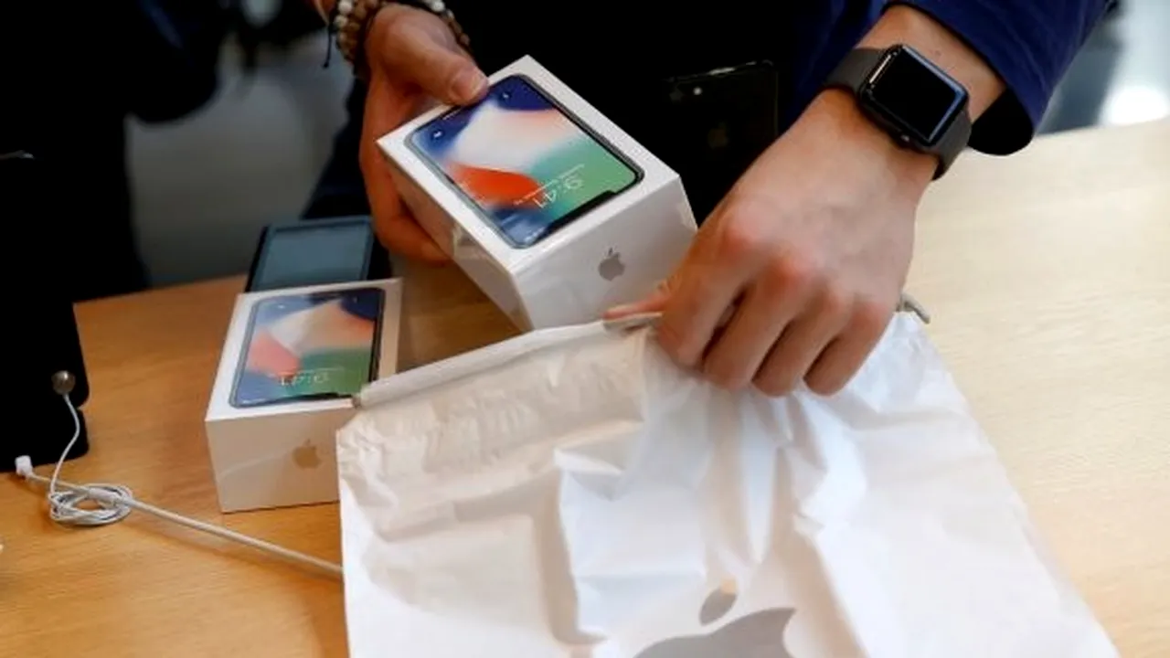 Cum pedepseşte o companie angajaţii care cumpără telefoane iPhone şi ce primesc aceştia dacă achiziţionează smartphone-uri cu Android de la o marcă rivală