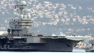 Portavionul nuclear francez Charles de Gaulle, angajat în atacurile din Irak împotriva Stat Islamic