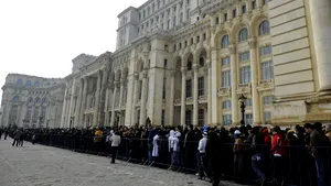 Program prelungit la vizitarea Palatului Parlamentului