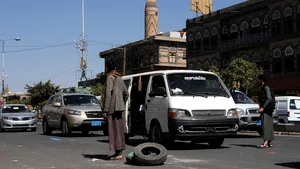 Coaliţia coordonată de Arabia Saudită şi-a intensificat campania de bombardament în Yemen