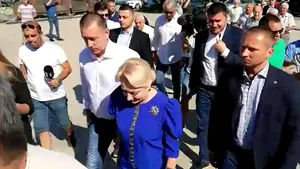 Dăncilă: Nu cred că moţiunea de cenzură va trece. Sunt în Parlament oameni de bună credinţă/ Despre protestatarii care i-au strigat 