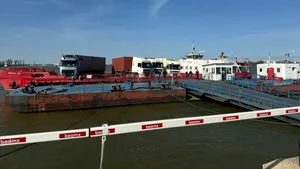 Trecerea cu bacul la Isaccea-Orlivka, suspendată vineri pentru lucrări