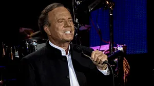 Julio Iglesias, recunoscut în instanţă ca 