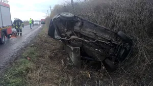 Tragedie în Cluj. Un adolescent a murit după ce a intrat cu maşina într-un cap de pod. FOTO