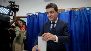 Nicușor Dan voted in his hometown of Făgăraș