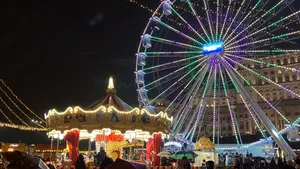 S-a deschis Târgul de Crăciun din Piaţa Constituţiei din Capitală