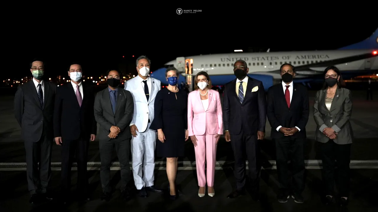 COMENTARIU Lelia Munteanu: Vizita lui Nancy Pelosi în Taiwan, o gogomănie