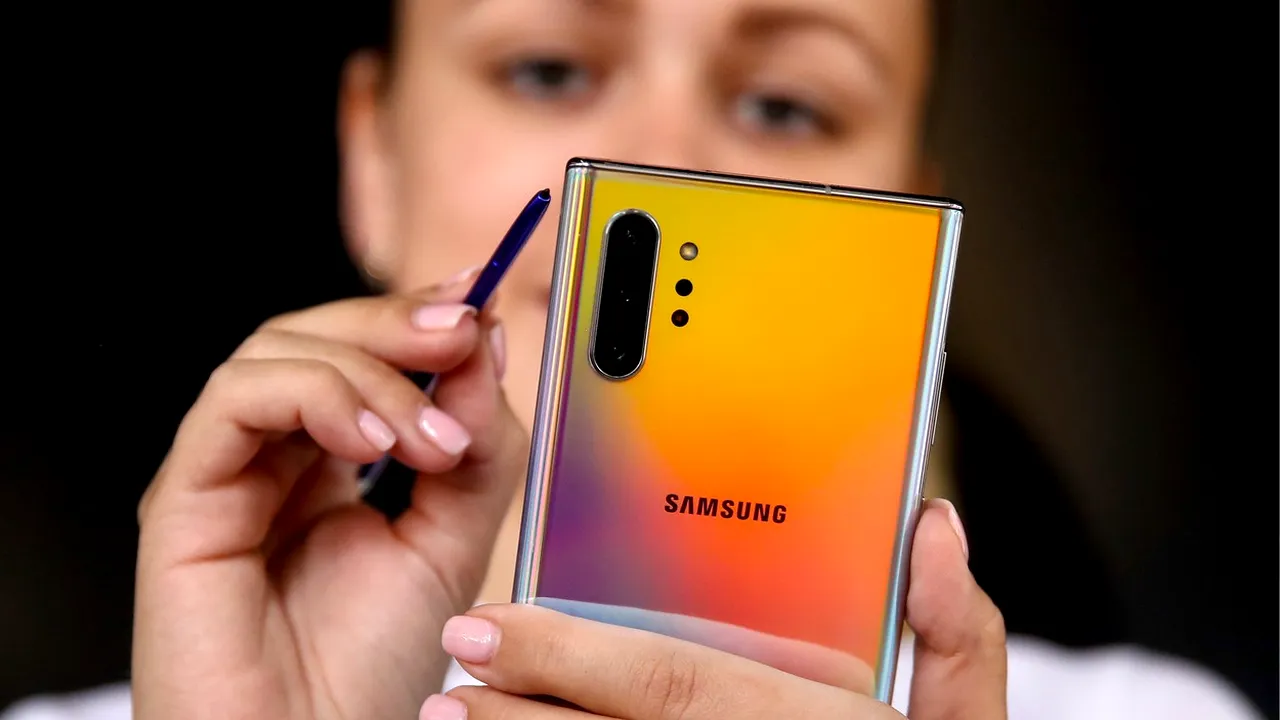 Find my mobile. Utilizatorii de Samsung din întreaga lume au primit astăzi o alertă misterioasă