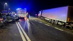 Un tânăr de 19 ani a murit într-un accident pe DN 7, la Călimănești. Patru pasageri, răniți