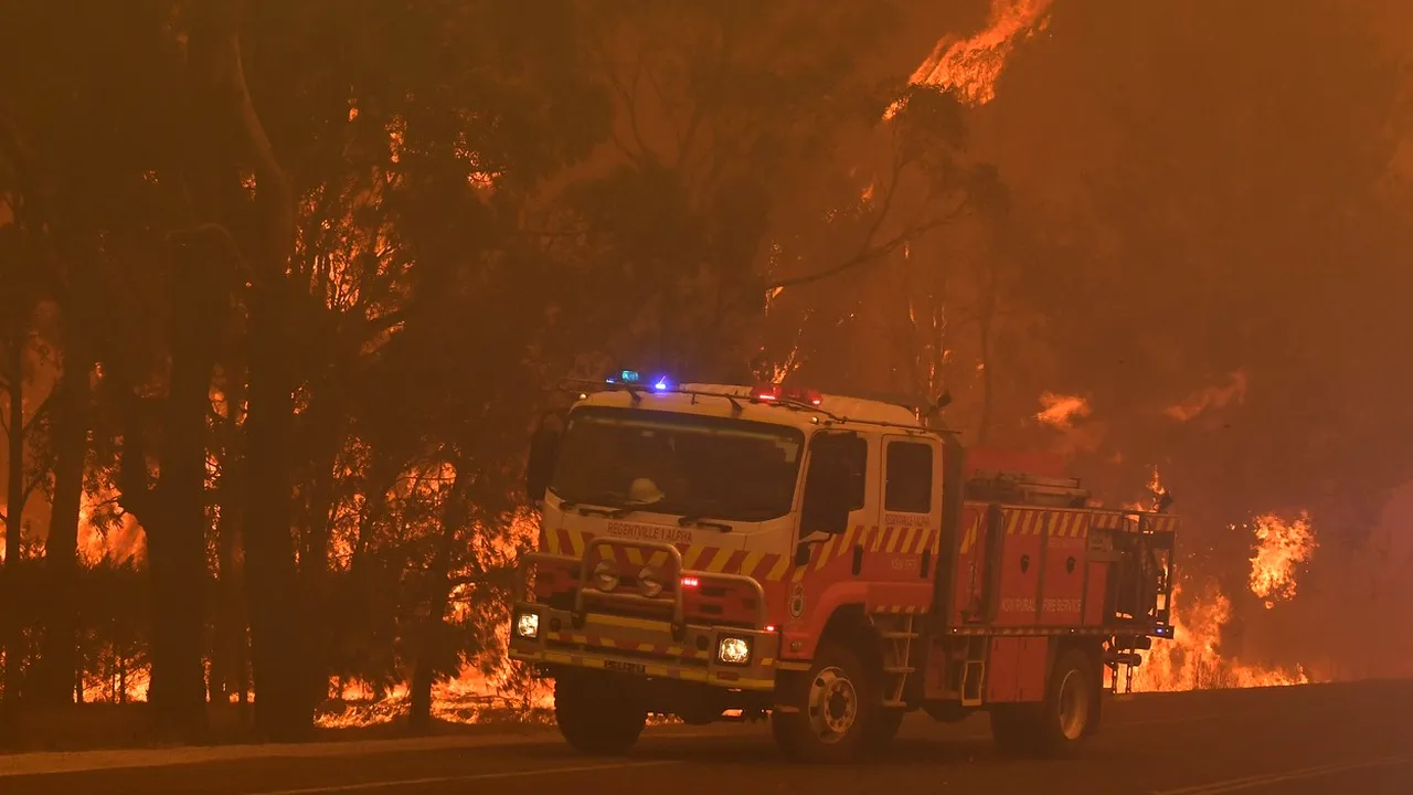 Mii de persoane au fost evacuate duminică din cauza incendiilor din Australia