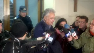 Adriean Videanu, REŢINUT în dosarul fostei şefe a DIICOT Alina Bica. Preşedintele PDL Bucureşti, scos încătuşat din sediul DNA - VIDEO