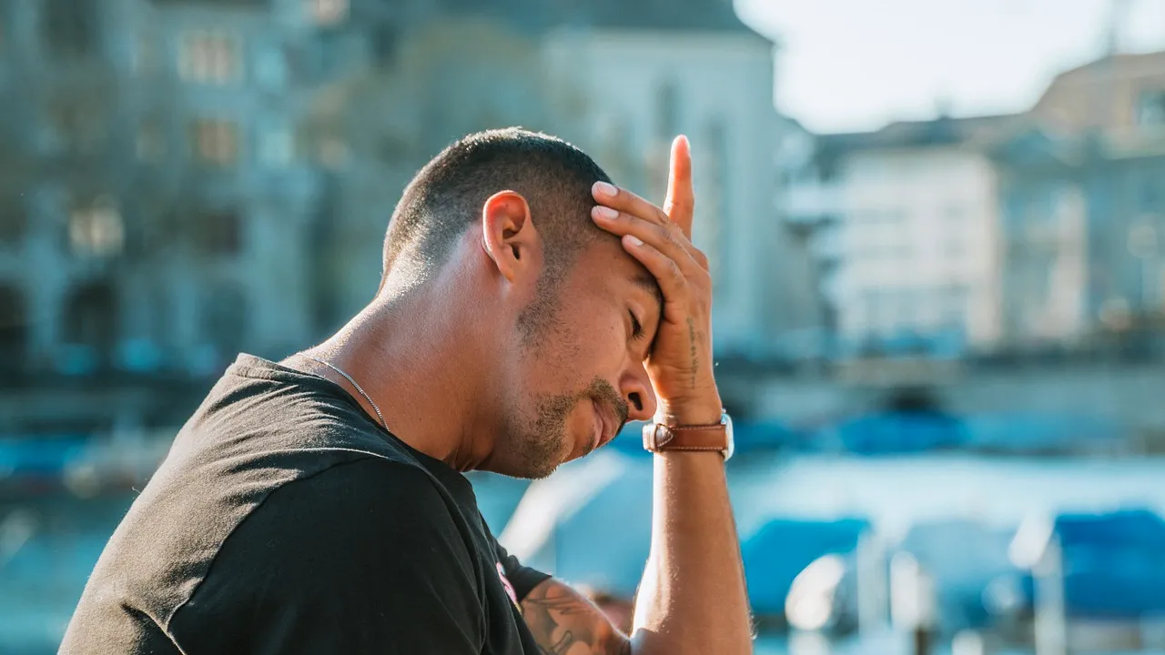 Dureri de cap, frunte şi ochi: posibile cauze şi tratamente