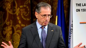 Ambasadorul SUA: Mulţi români se tem şi acum să înfrunte elita născută din cenuşa anului 1989