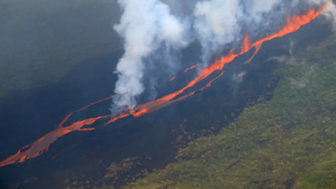 Erupţia unui vulcan pune în pericol fauna insulelor Galapagos - GALERIE FOTO