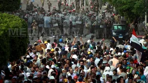 Cairo: Violenţe între protestatari şi forţele de ordine. Cel puţin 2 morţi şi 300 de răniţi, în timpul confruntărilor