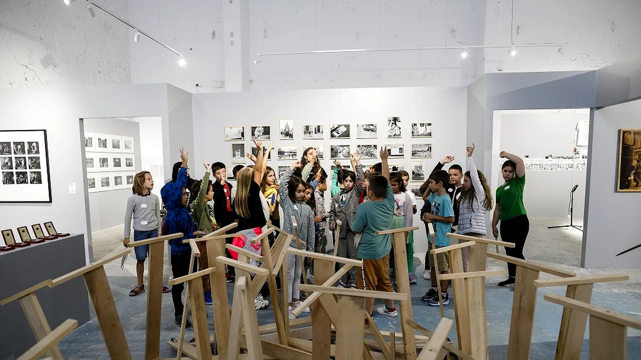 Expoziţia Performing 89 a atras peste 3.500 de vizitatori
