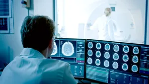 (P) Care sunt semnele unui accident vascular cerebral şi ce este de făcut