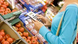 Vrei să mănânci mai sănătos, dar crezi că nu ai bani? Cum să faci cumpărături inteligent cu un buget redus