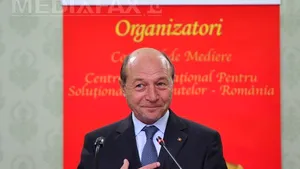 Băsescu: Trebuie găsite formule pentru un dialog cu Parlamentul şi Guvernul pe tema bugetului